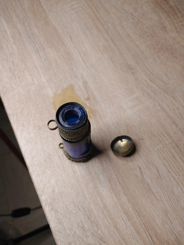 Ancienne petite bouteille d'eau de toilette