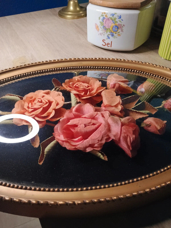 Magnifique ancien grand cadre ovale verre bombé fleurs séchées.