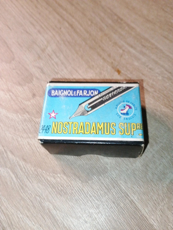 Boîte de plumes Baignol e Farjon n°2448 Nostradamus sup