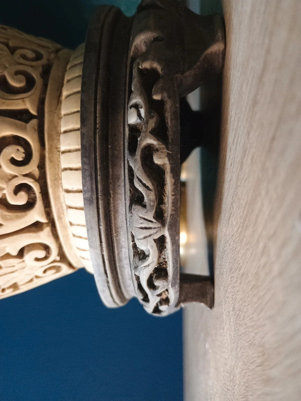 Grand vase asiatique en résine dure - Anses éléphants et scènes de vie
