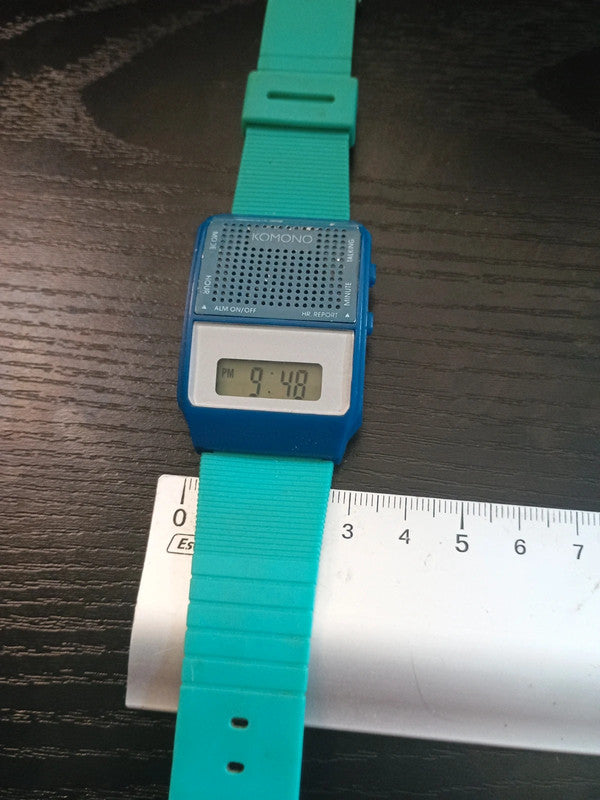 Ancienne montre vintage de Komono