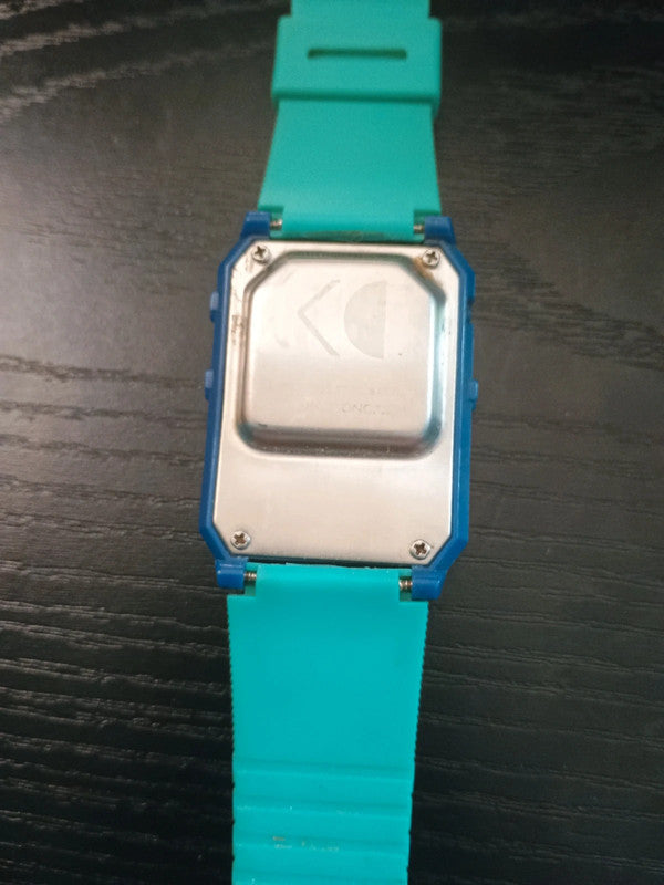 Ancienne montre vintage de Komono