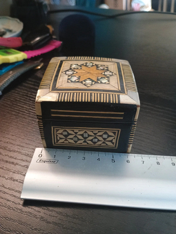 Ancienne boîte à bijoux bague velour intérieur
