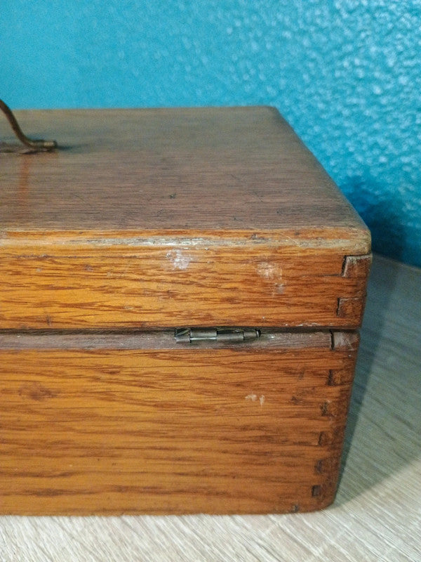 Boîte en bois d'écolière ou de peinture