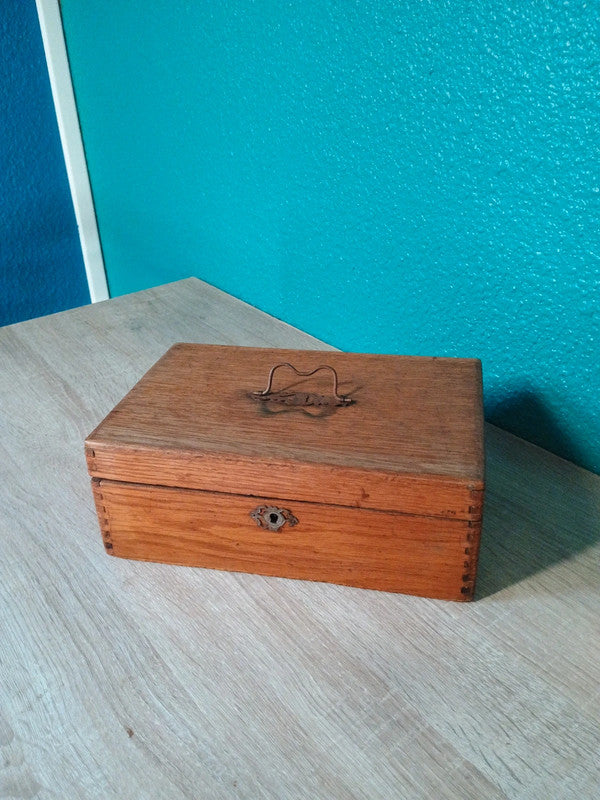 Boîte en bois d'écolière ou de peinture