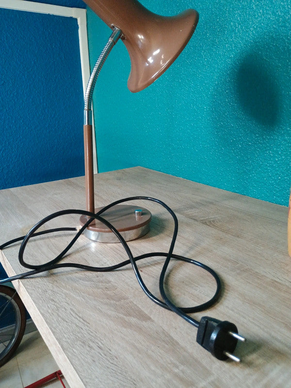 Belle ancienne lampe de bureau ou d'atelier vintage marron
