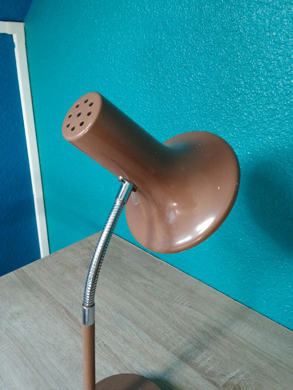 Belle ancienne lampe de bureau ou d'atelier vintage marron