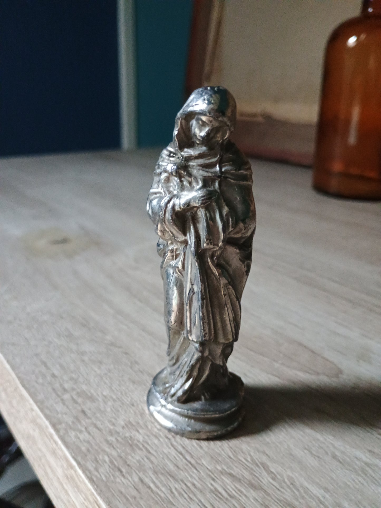 Ancienne statue catholique religieuse française en métal argenté de la Sainte Vierge Marie