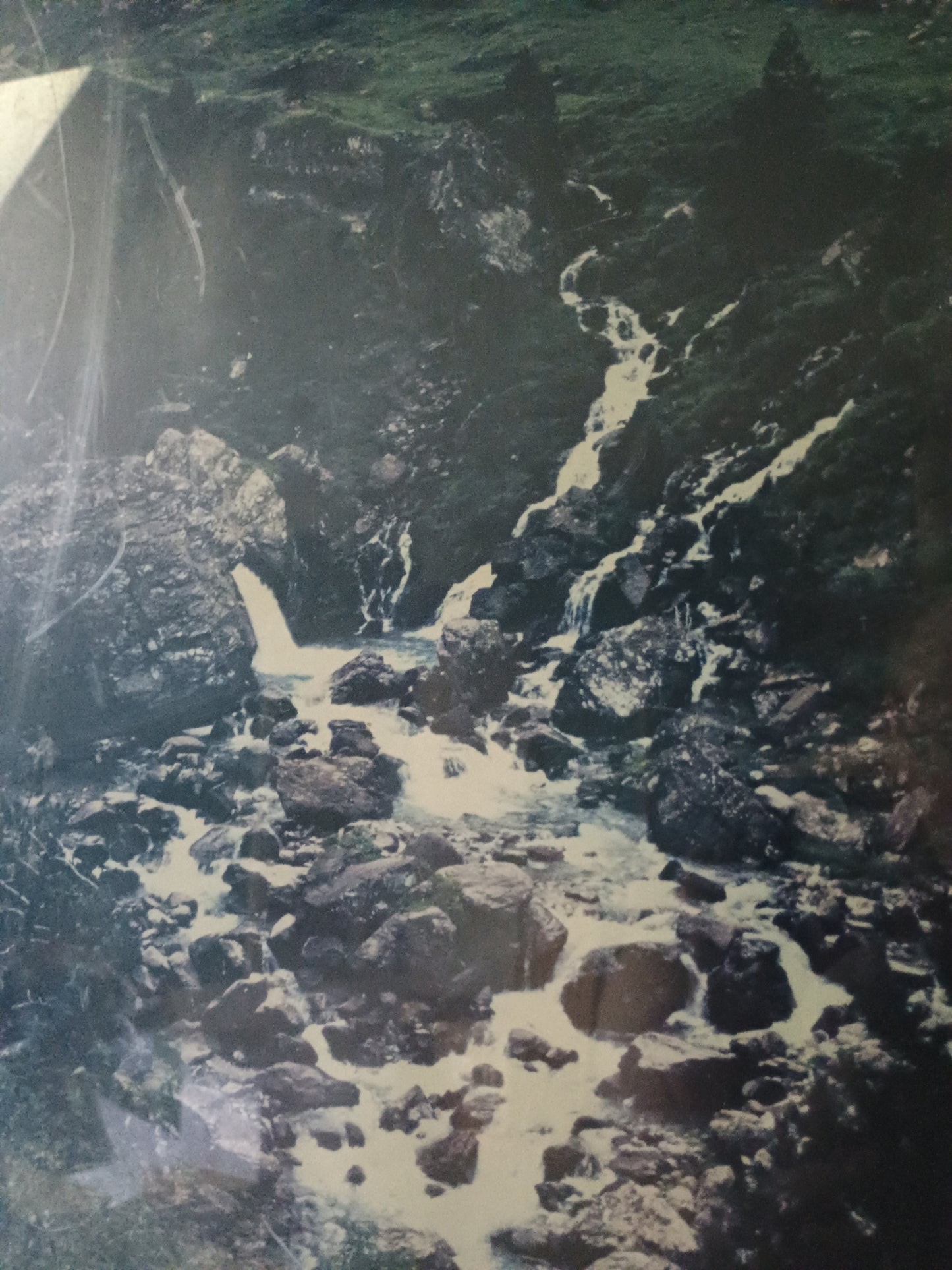 Belle photographie de haute montagne sous cadre