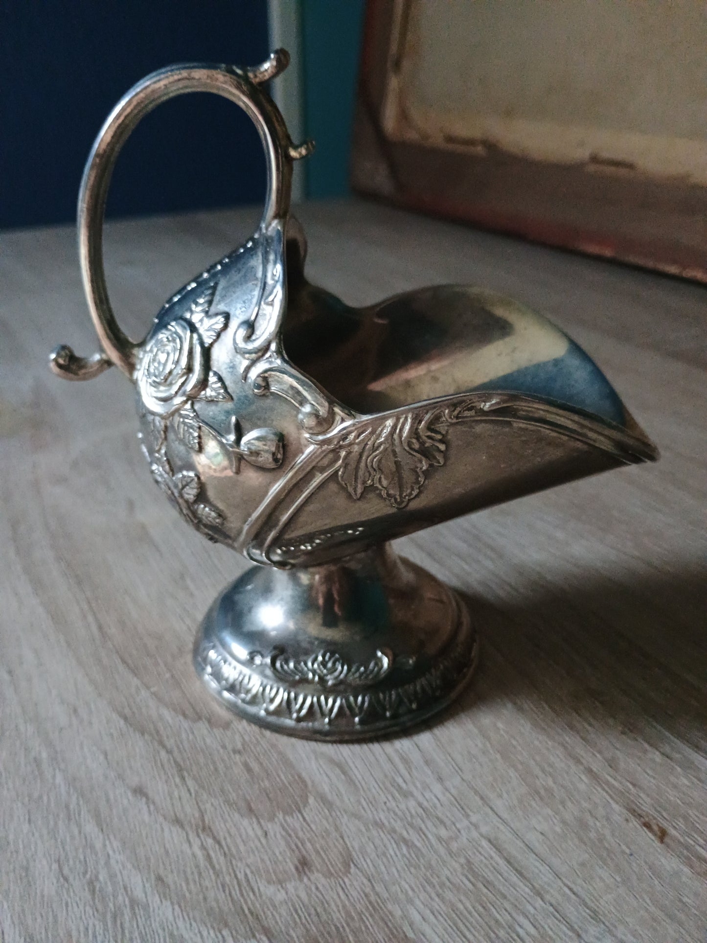 Ancien sucrier en alliage zing et plaqué argent