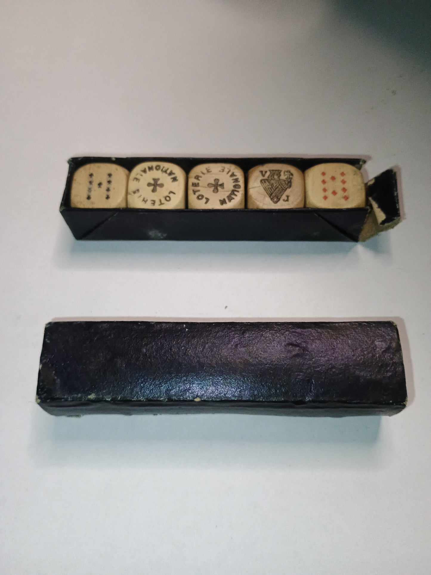 Ancien jeu de dés de Poker d'as Loterie Nationale