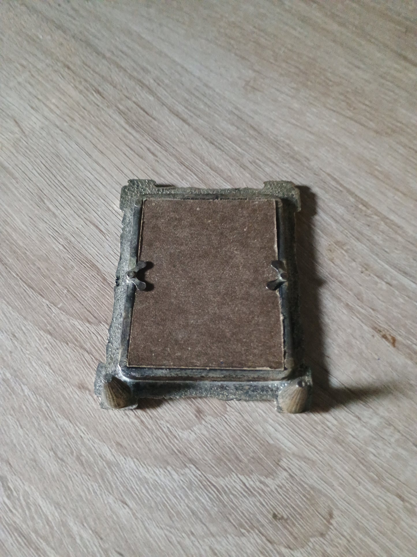 Miroir métal argenté pour table de chevet
