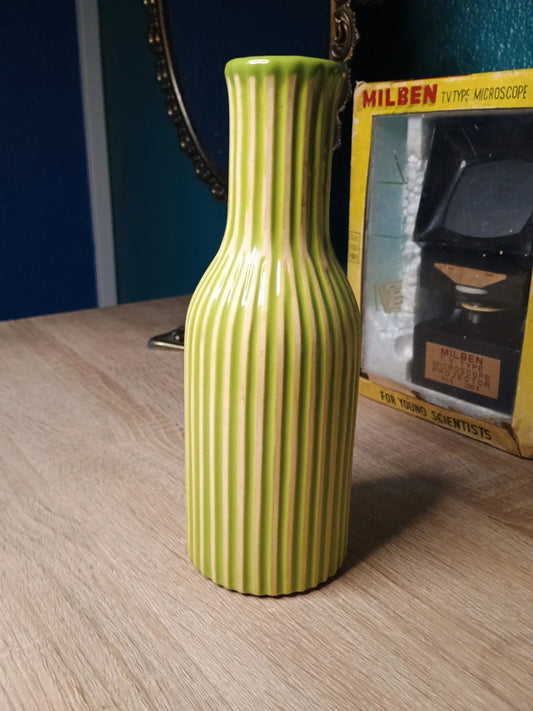 Vase bicolor arty Vert anis et beige vintage années 70 Hauteur 20 cm