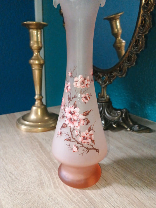 Jolie vase opaline rose vintage décor de fleurs