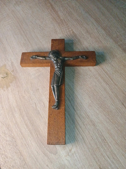 Crucifix croix en bois