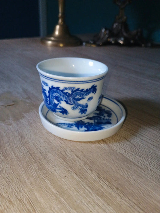 Motif de dragon motif de dragon tasse à vin ancienne,Début au milieu du 20e siècle, avec socle