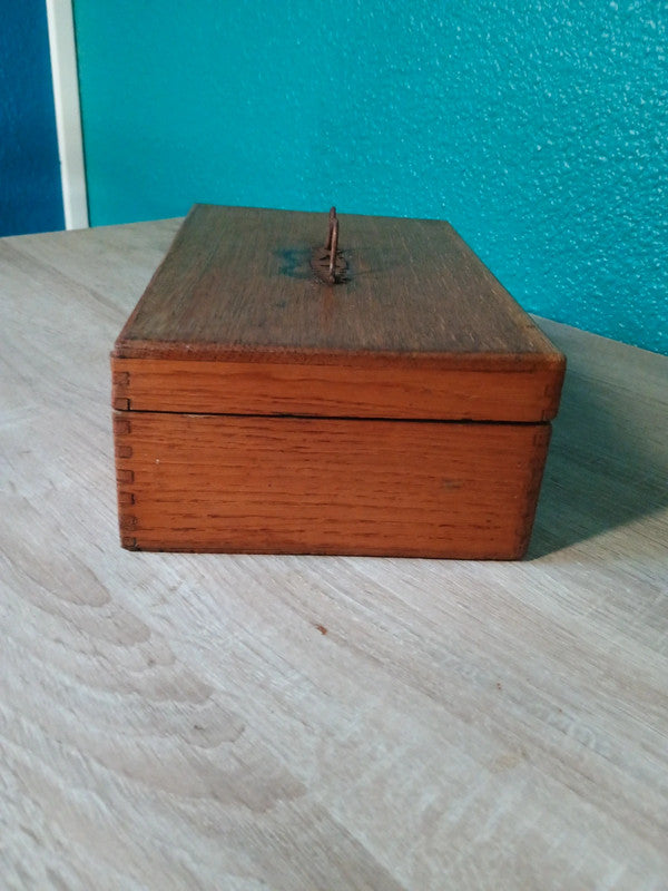 Boîte en bois d'écolière ou de peinture