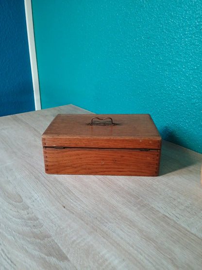 Boîte en bois d'écolière ou de peinture