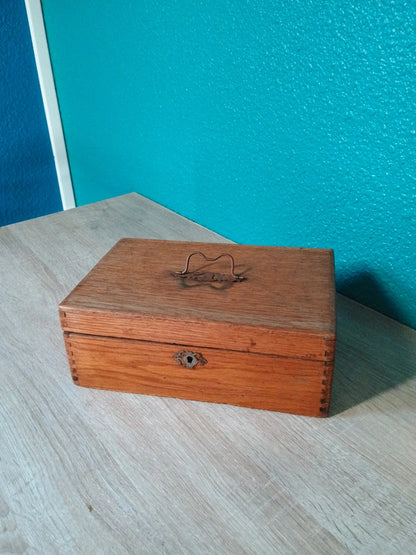 Boîte en bois d'écolière ou de peinture