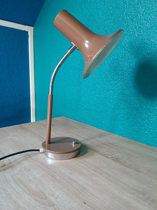 Belle ancienne lampe de bureau ou d'atelier vintage marron
