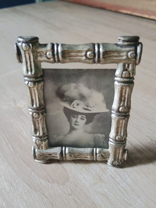 Miroir métal argenté pour table de chevet